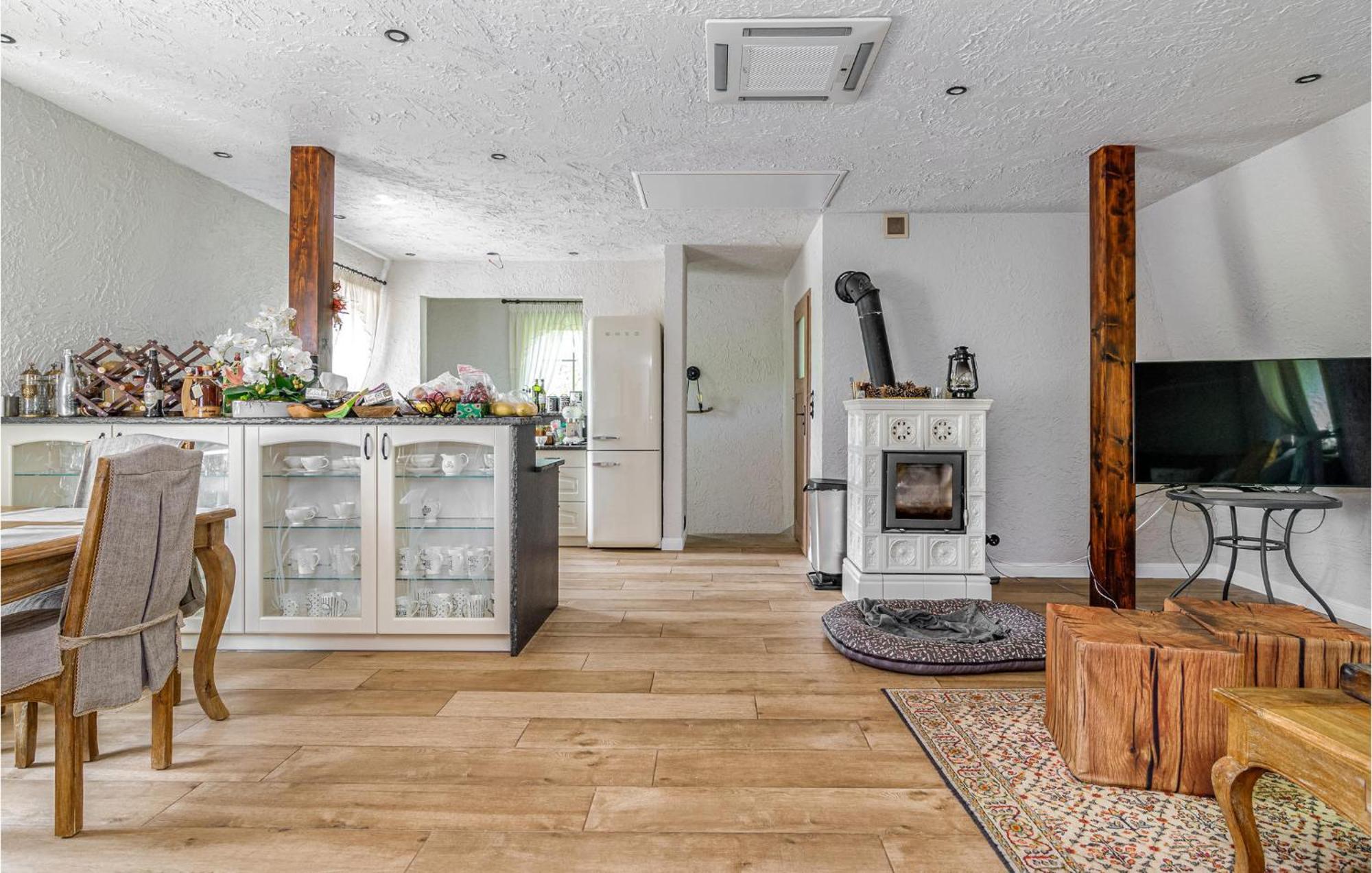 Amazing Home In Gniewino With Kitchen Eksteriør billede